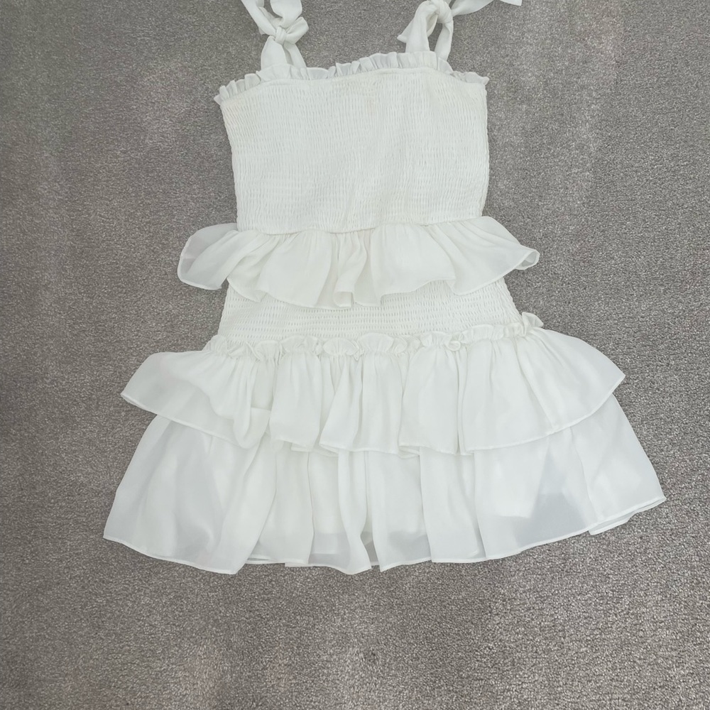 Women’s Impeccable Pig white tie shoulder dress size medium